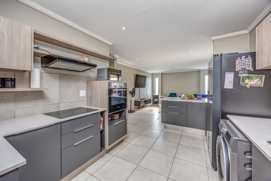 3 Bedroom Property for Sale in Lion Pride Gauteng