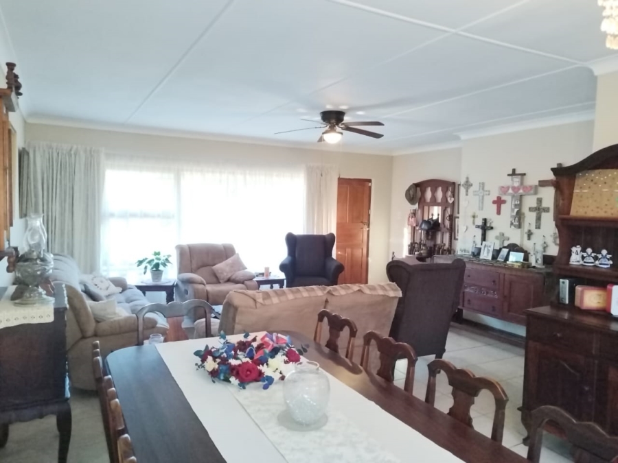 4 Bedroom Property for Sale in Allen Grove Gauteng
