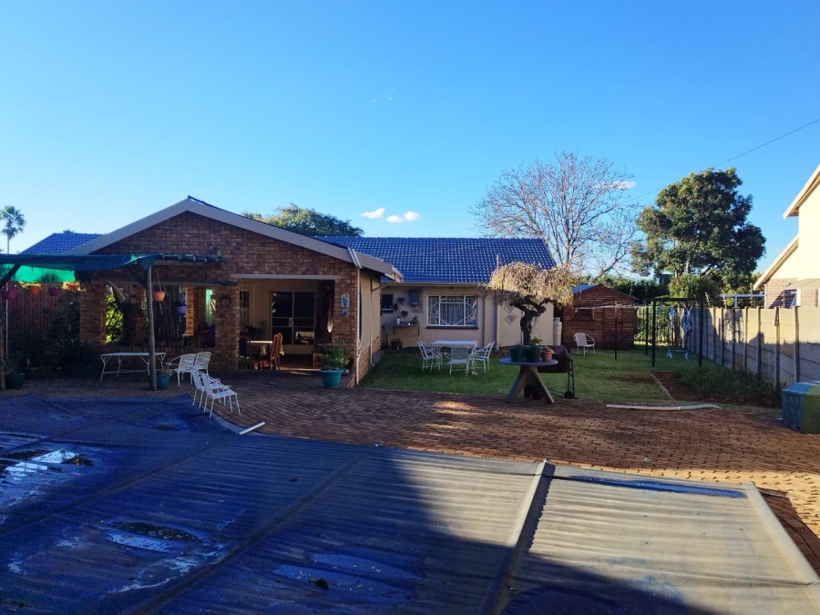 4 Bedroom Property for Sale in Allen Grove Gauteng