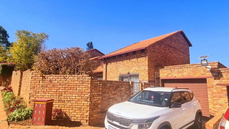2 Bedroom Property for Sale in Halfway Gardens Gauteng
