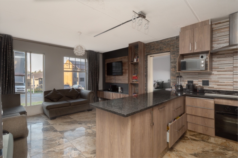 1 Bedroom Property for Sale in Alan Manor Gauteng