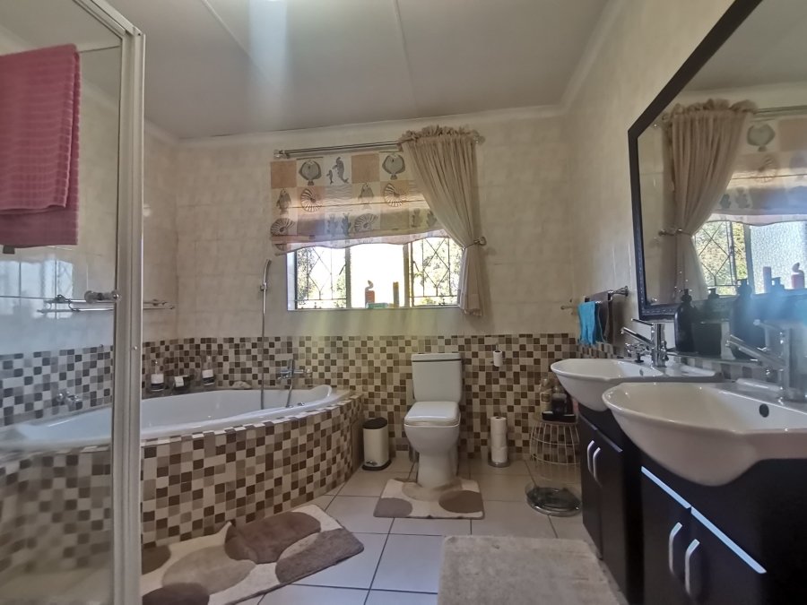 4 Bedroom Property for Sale in Mayfield Park Gauteng