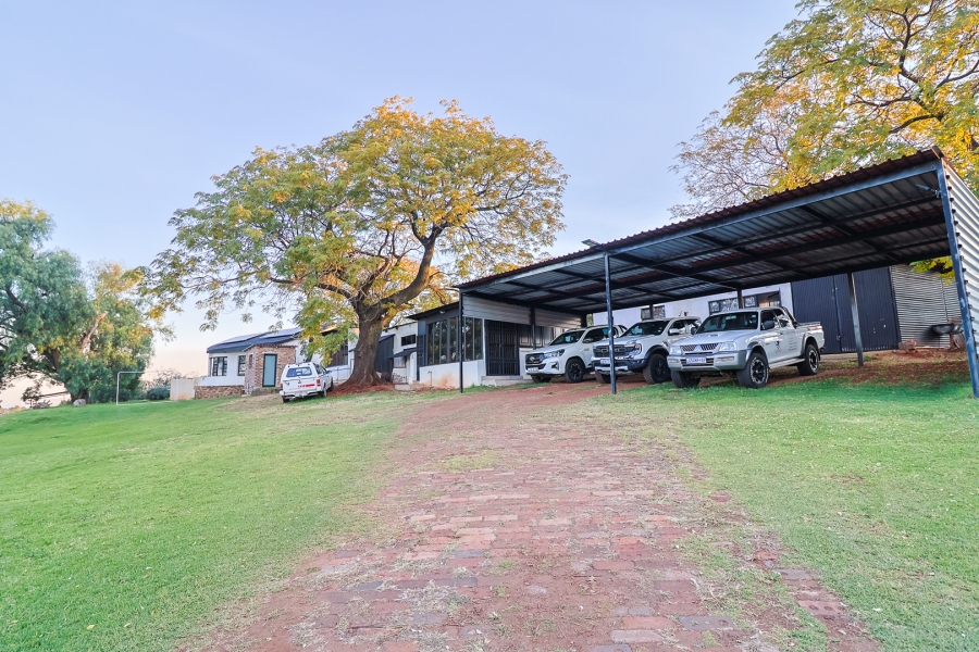 2 Bedroom Property for Sale in Golf View Gauteng