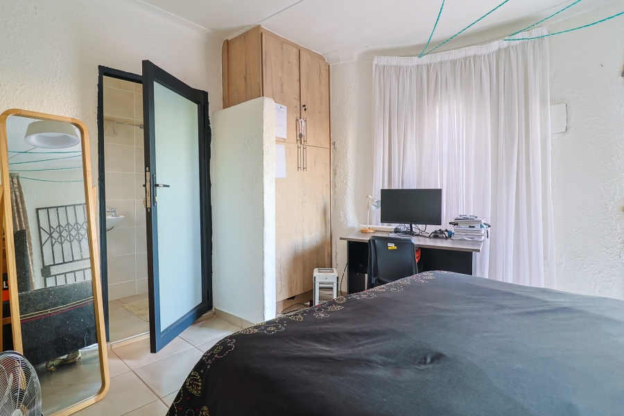2 Bedroom Property for Sale in Golf View Gauteng
