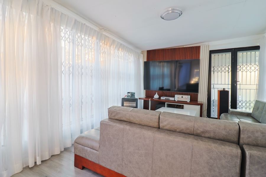 2 Bedroom Property for Sale in Golf View Gauteng