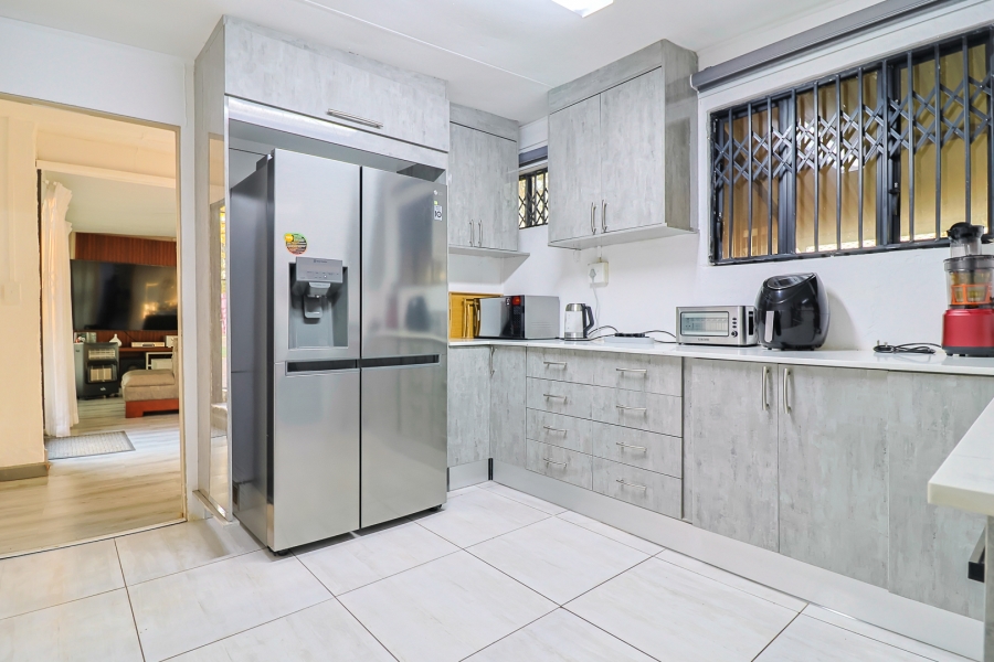 2 Bedroom Property for Sale in Golf View Gauteng