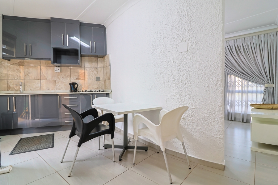 2 Bedroom Property for Sale in Golf View Gauteng