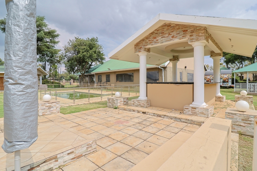 10 Bedroom Property for Sale in Kliprivier Gauteng