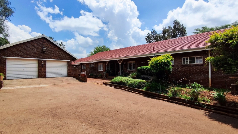 6 Bedroom Property for Sale in Blignautsrus A H Gauteng