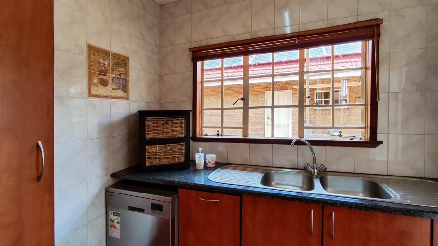 6 Bedroom Property for Sale in Blignautsrus A H Gauteng