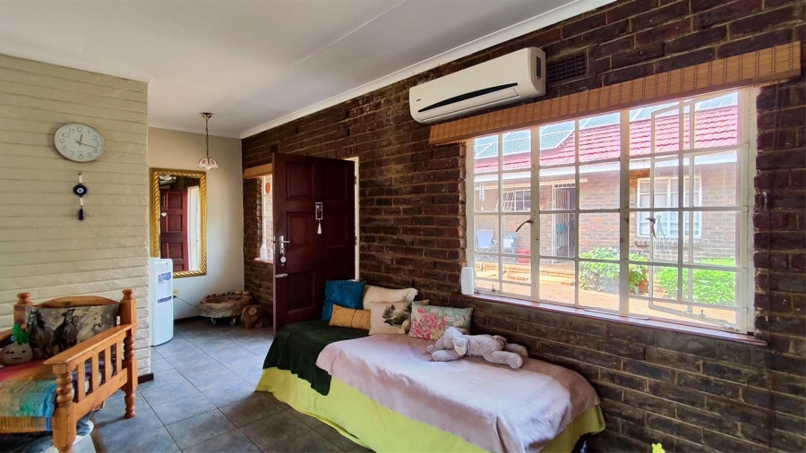 6 Bedroom Property for Sale in Blignautsrus A H Gauteng