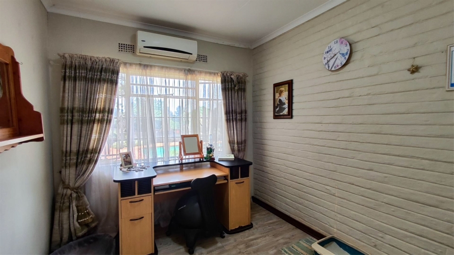 6 Bedroom Property for Sale in Blignautsrus A H Gauteng