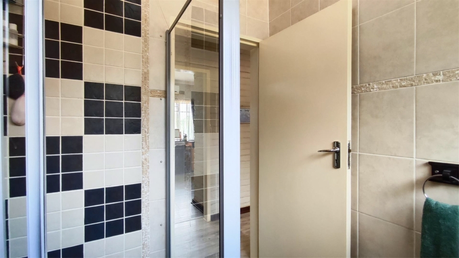 6 Bedroom Property for Sale in Blignautsrus A H Gauteng
