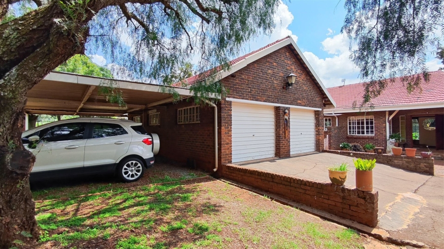 6 Bedroom Property for Sale in Blignautsrus A H Gauteng
