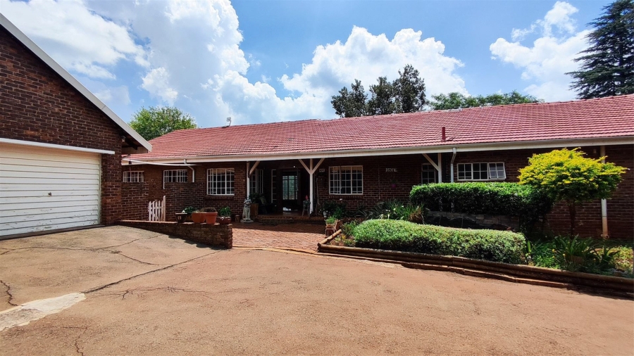 6 Bedroom Property for Sale in Blignautsrus A H Gauteng