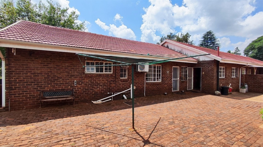 6 Bedroom Property for Sale in Blignautsrus A H Gauteng