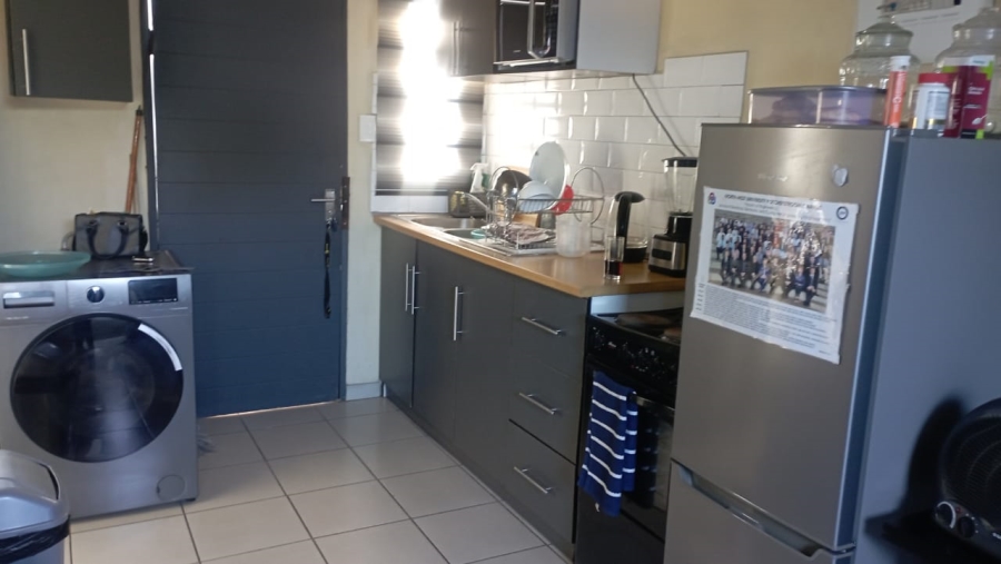 To Let 1 Bedroom Property for Rent in Tedstoneville Gauteng
