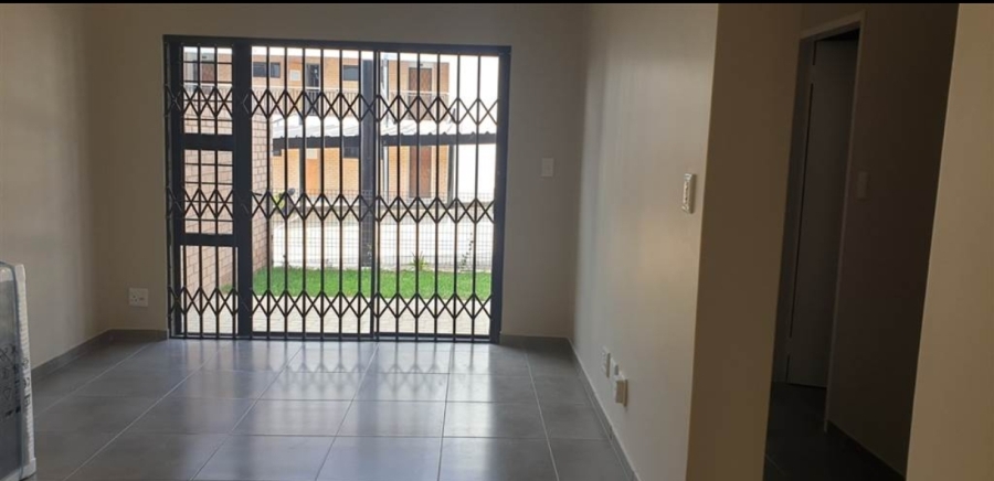 To Let 2 Bedroom Property for Rent in Waterfall Ridge Gauteng