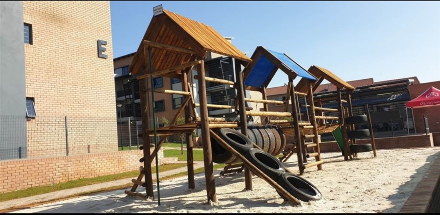 To Let 2 Bedroom Property for Rent in Waterfall Ridge Gauteng