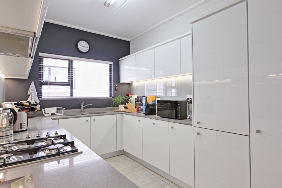To Let 3 Bedroom Property for Rent in The Polofields Gauteng