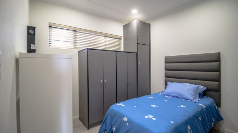2 Bedroom Property for Sale in Greenstone Hill Gauteng