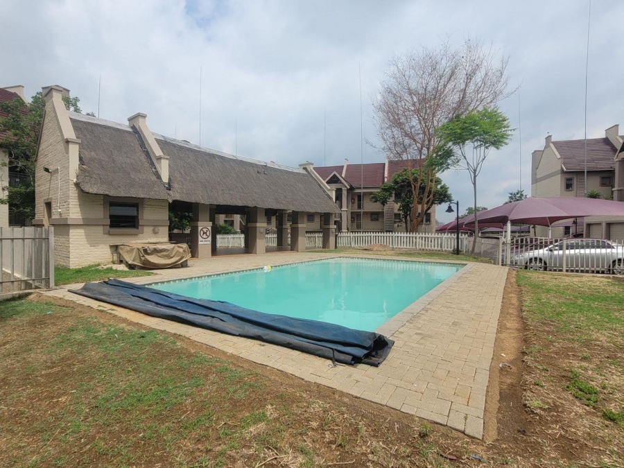 2 Bedroom Property for Sale in Sundowner Gauteng
