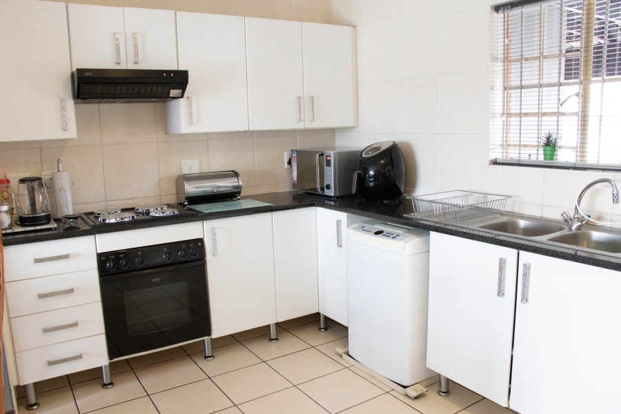 2 Bedroom Property for Sale in Sonneglans Gauteng