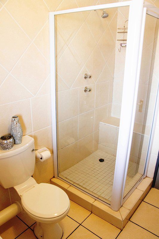 2 Bedroom Property for Sale in Sonneglans Gauteng