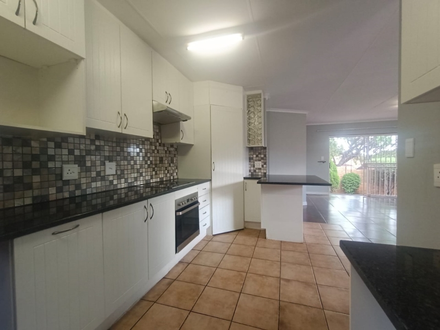 To Let 3 Bedroom Property for Rent in Ruimsig Gauteng