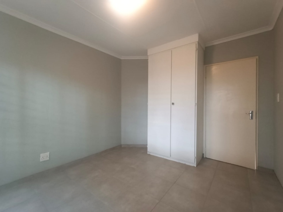 To Let 3 Bedroom Property for Rent in Ruimsig Gauteng