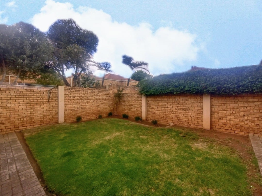 To Let 3 Bedroom Property for Rent in Ruimsig Gauteng