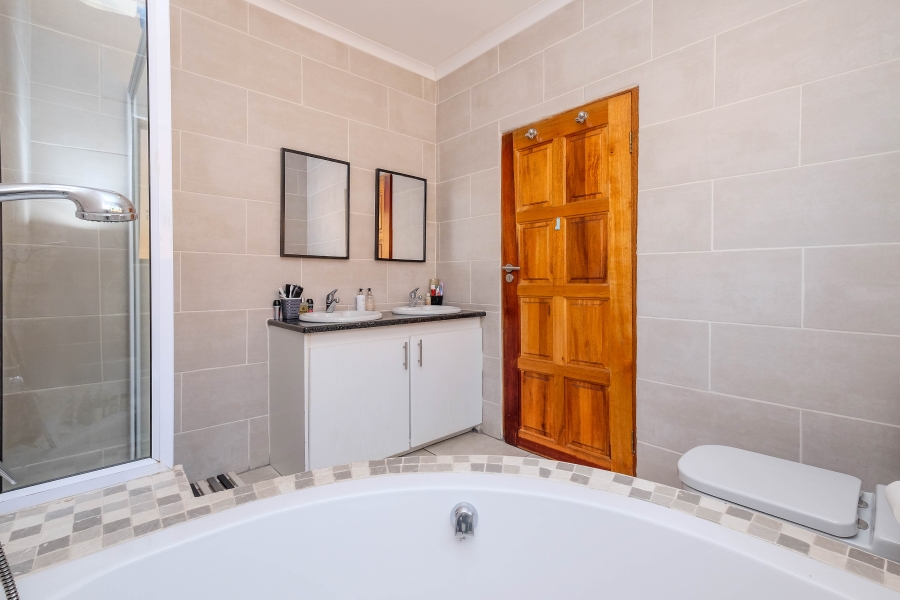 3 Bedroom Property for Sale in Chancliff Ridge Gauteng