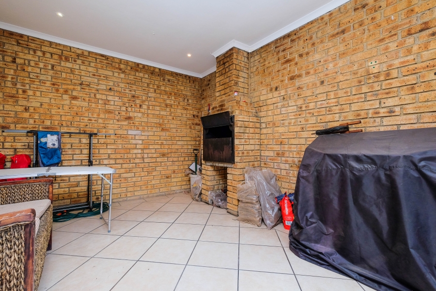 3 Bedroom Property for Sale in Chancliff Ridge Gauteng