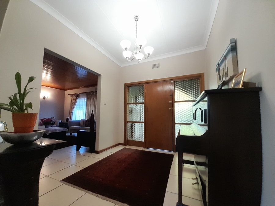 To Let 4 Bedroom Property for Rent in Constantia Kloof Gauteng