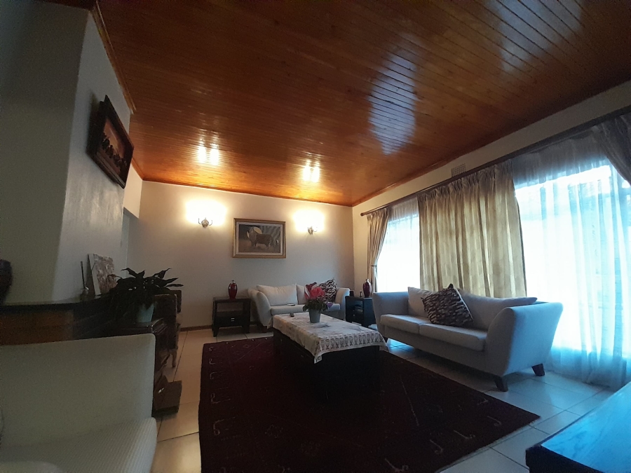 To Let 4 Bedroom Property for Rent in Constantia Kloof Gauteng
