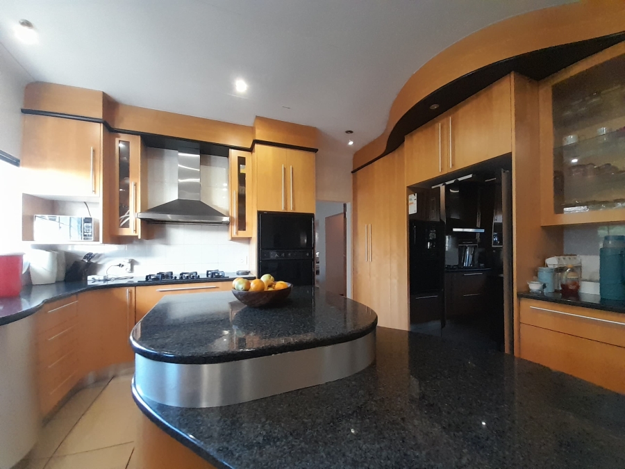 To Let 4 Bedroom Property for Rent in Constantia Kloof Gauteng
