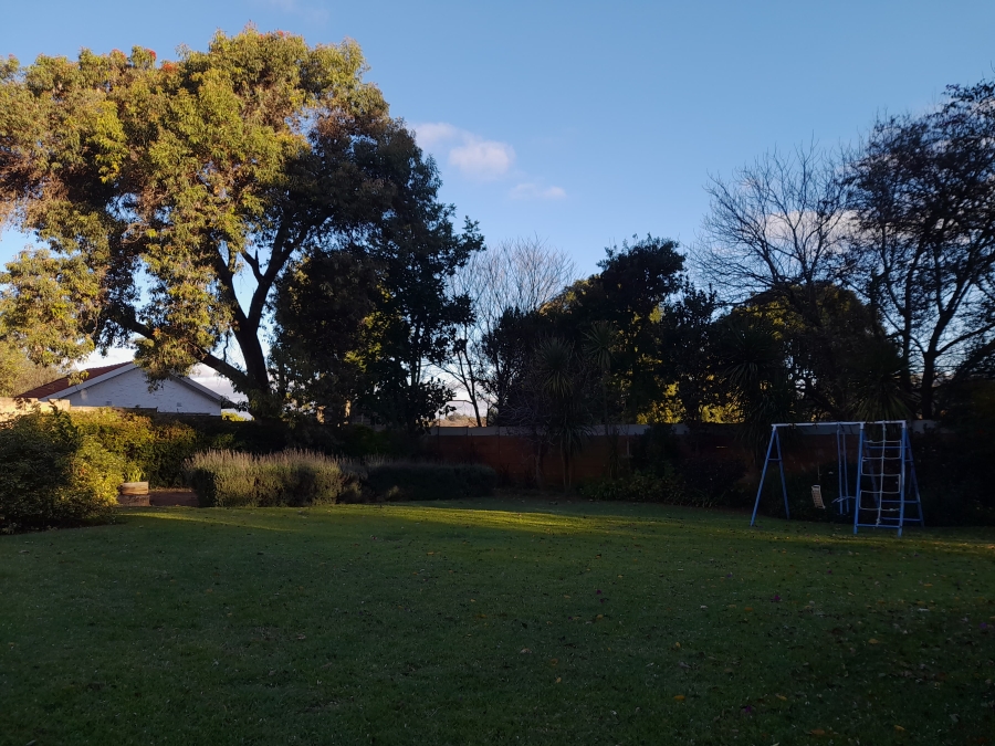 To Let 4 Bedroom Property for Rent in Constantia Kloof Gauteng