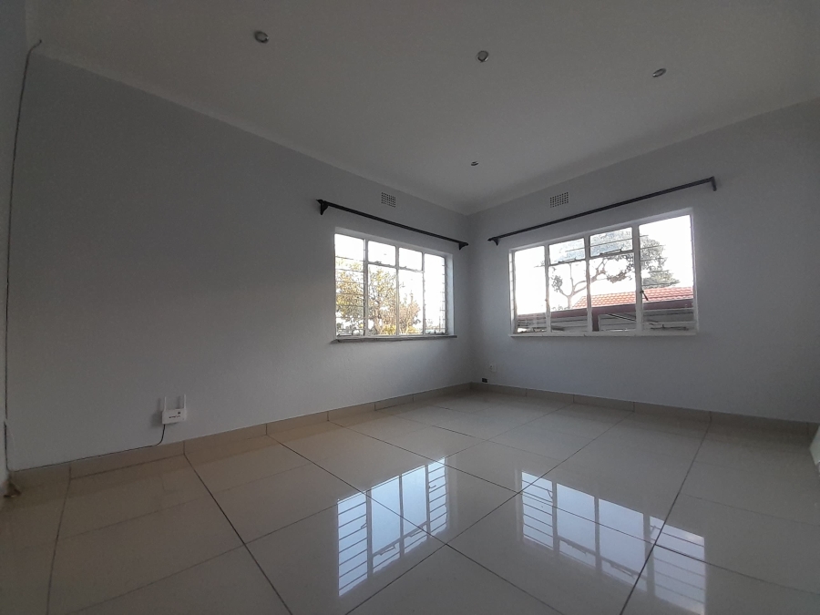 To Let 5 Bedroom Property for Rent in Constantia Kloof Gauteng