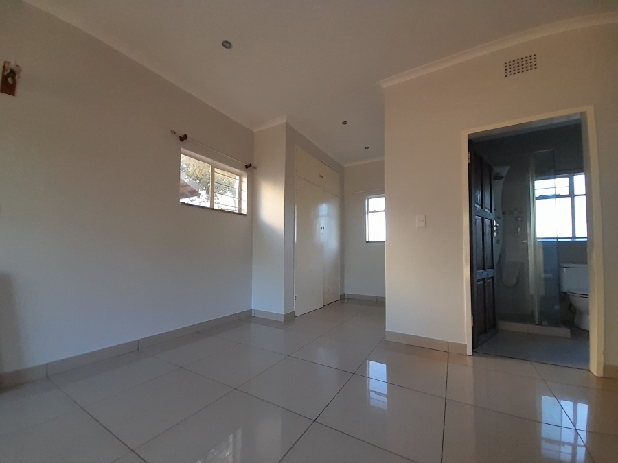 To Let 5 Bedroom Property for Rent in Constantia Kloof Gauteng