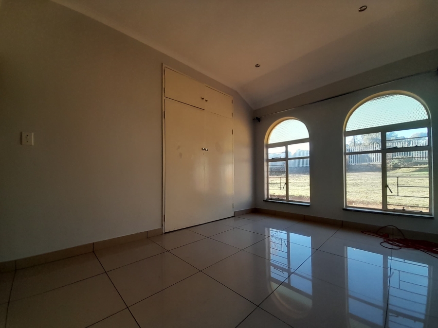 To Let 5 Bedroom Property for Rent in Constantia Kloof Gauteng