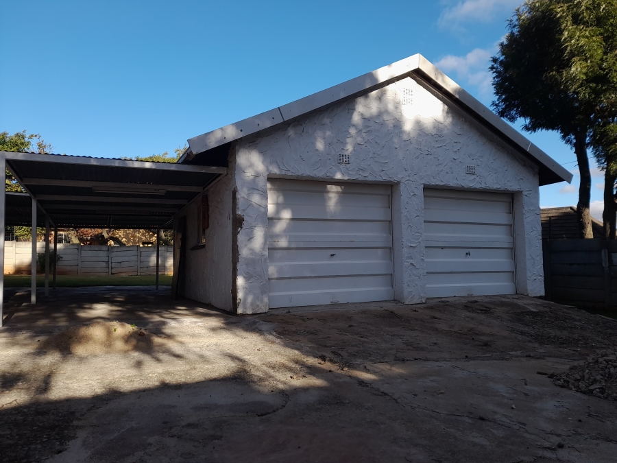 To Let 5 Bedroom Property for Rent in Constantia Kloof Gauteng