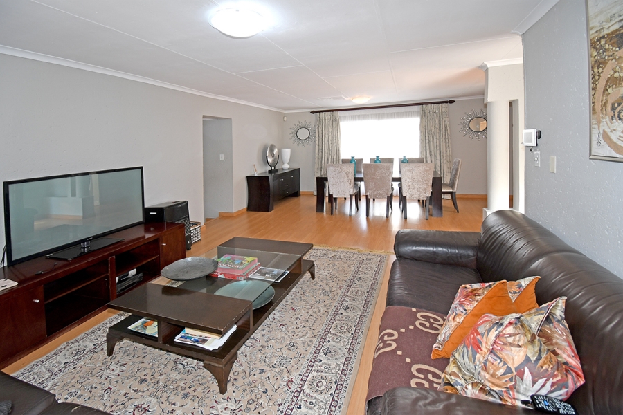 3 Bedroom Property for Sale in Olivedale Gauteng