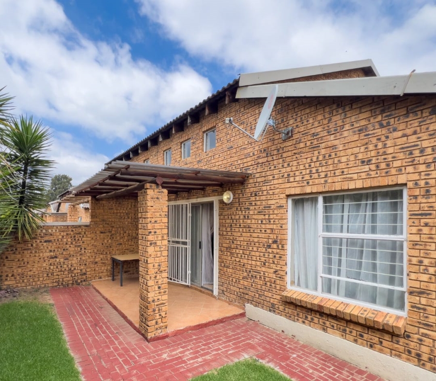 To Let 2 Bedroom Property for Rent in Honeydew Gauteng