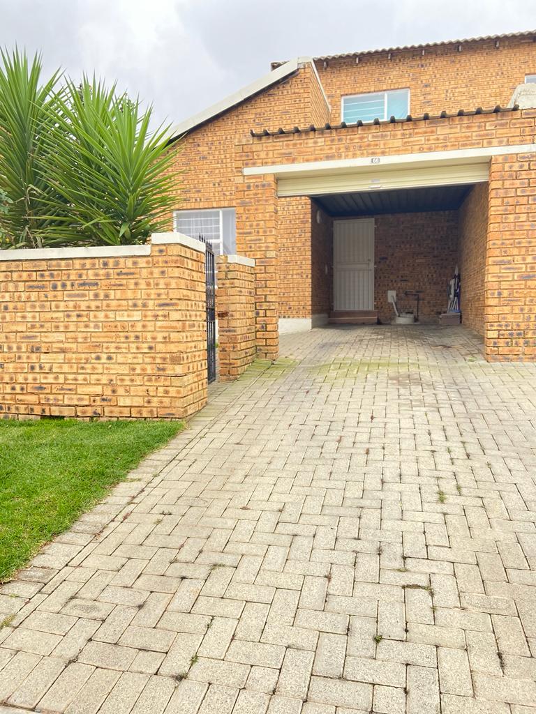 To Let 2 Bedroom Property for Rent in Honeydew Gauteng
