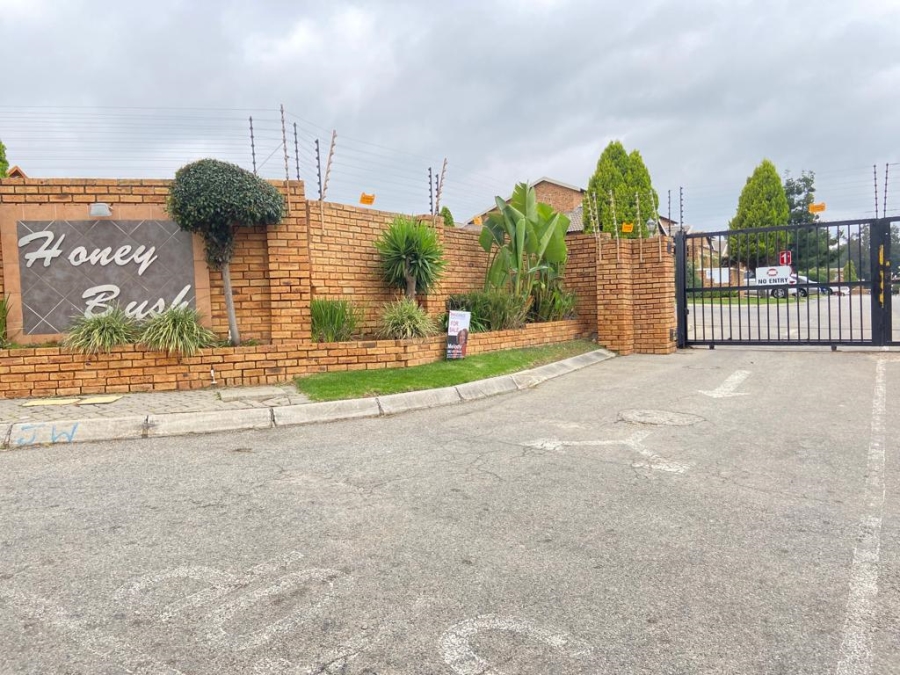 To Let 2 Bedroom Property for Rent in Honeydew Gauteng