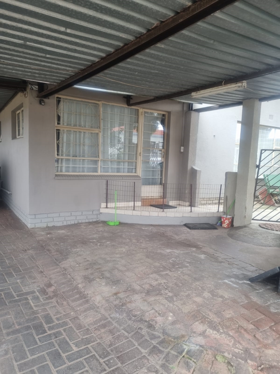 5 Bedroom Property for Sale in Sophiatown Gauteng