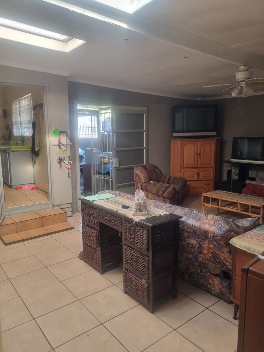 5 Bedroom Property for Sale in Sophiatown Gauteng