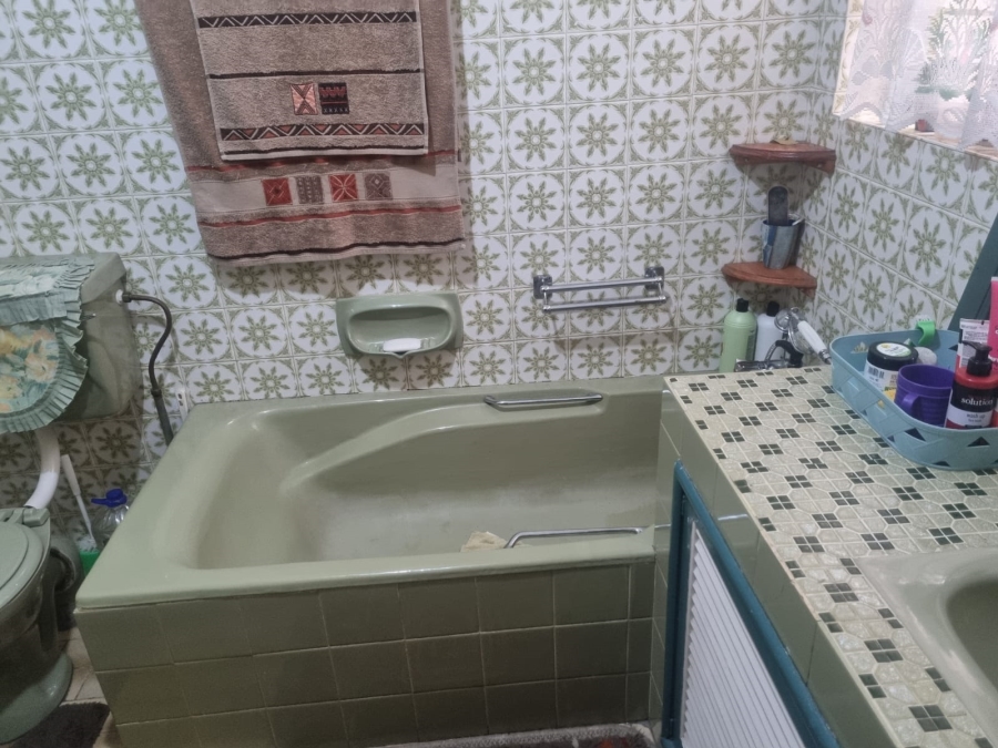 5 Bedroom Property for Sale in Sophiatown Gauteng