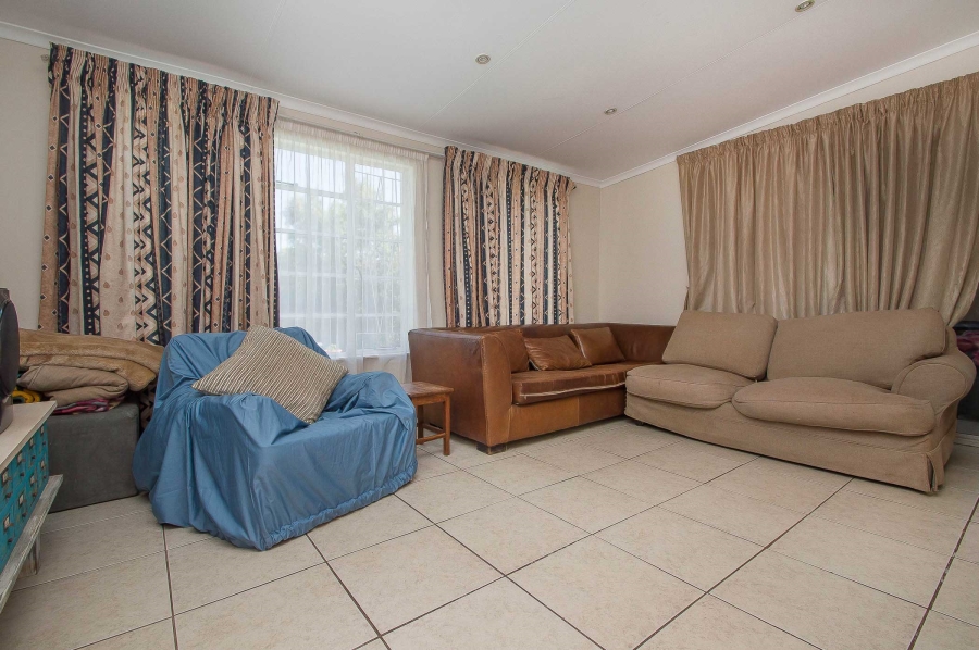 3 Bedroom Property for Sale in Roodekrans Gauteng