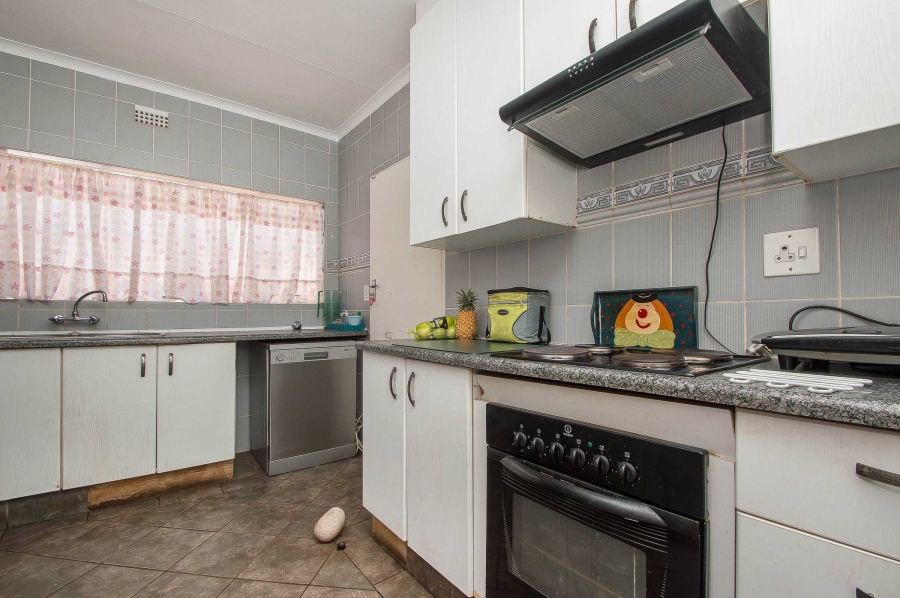 3 Bedroom Property for Sale in Roodekrans Gauteng